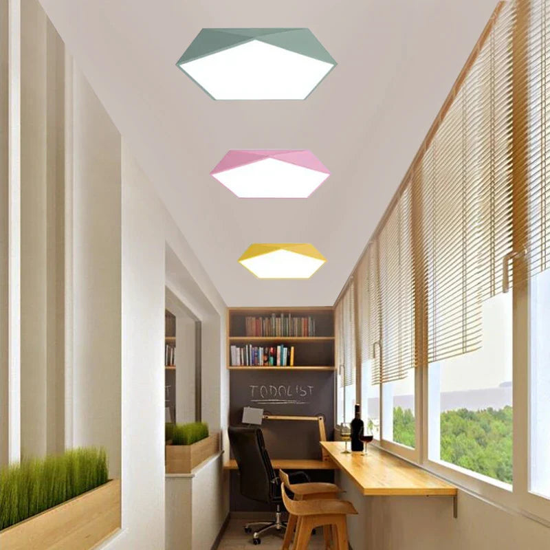 LuminaPolygon Loftbelysning | Moderne Femkantet LED | Nutidigt Design | Jern og Akryl | 220V