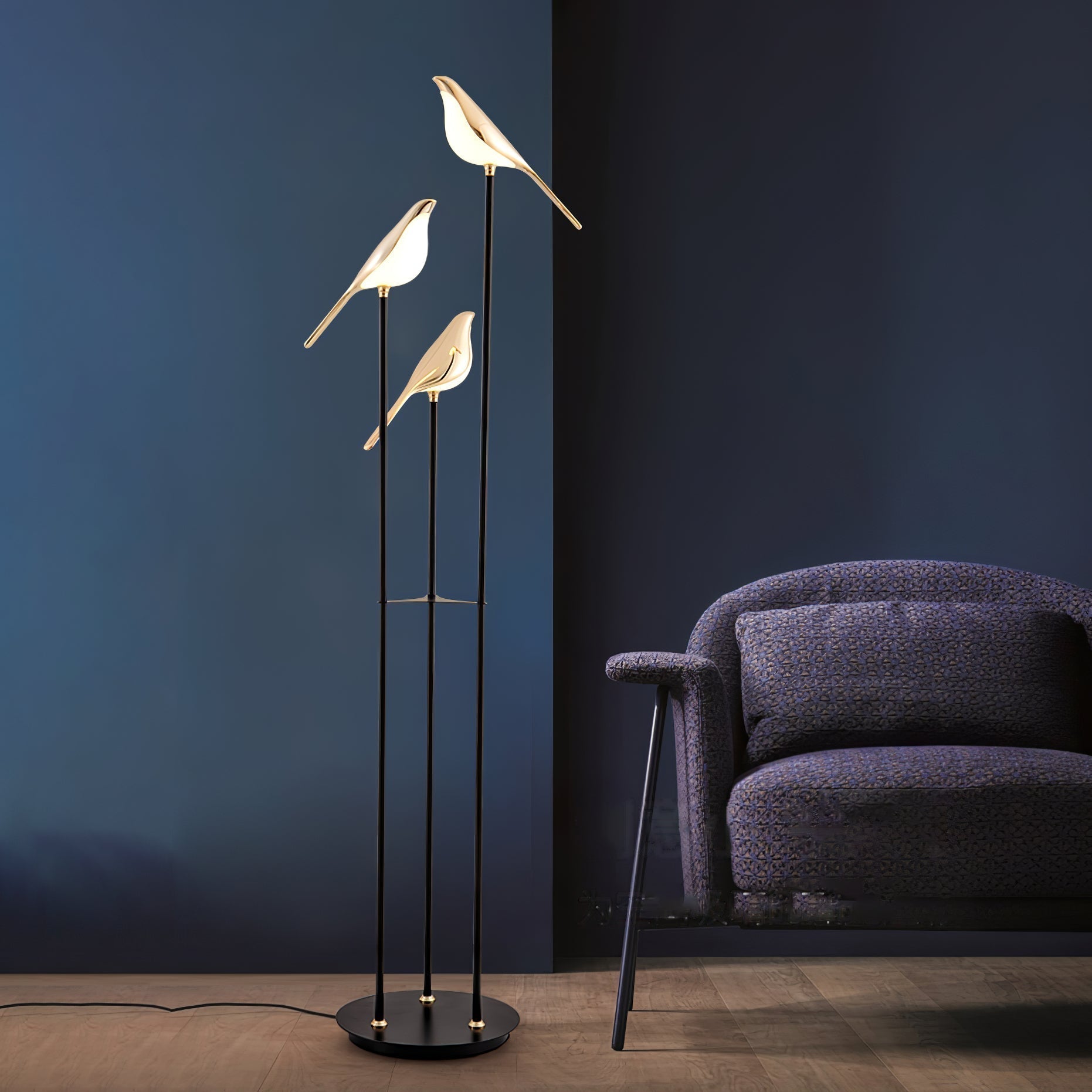 Misterlamp Magpie Perch Kollektion | Stehlampe | Integrierte LED | Minimalistisches Design | Schwarzes Gestell | Naturinspiriertes vogelähnliches