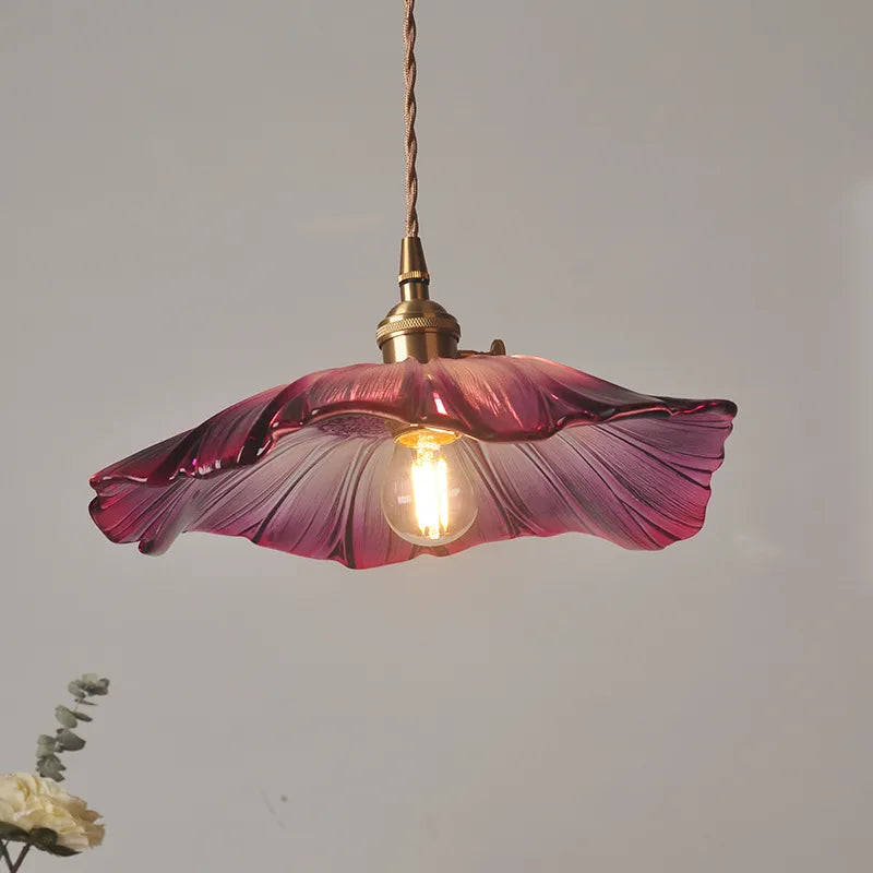 LuminousFlower | Blomsterformet Loftbelysning | Glassten Materiale | 220V | Elegant Design | Naturlig Skønhed | Varmt Lys | Hjemdekor | Indendørs Lampe | Fortryllende Atmosfære | Moderne Indretning