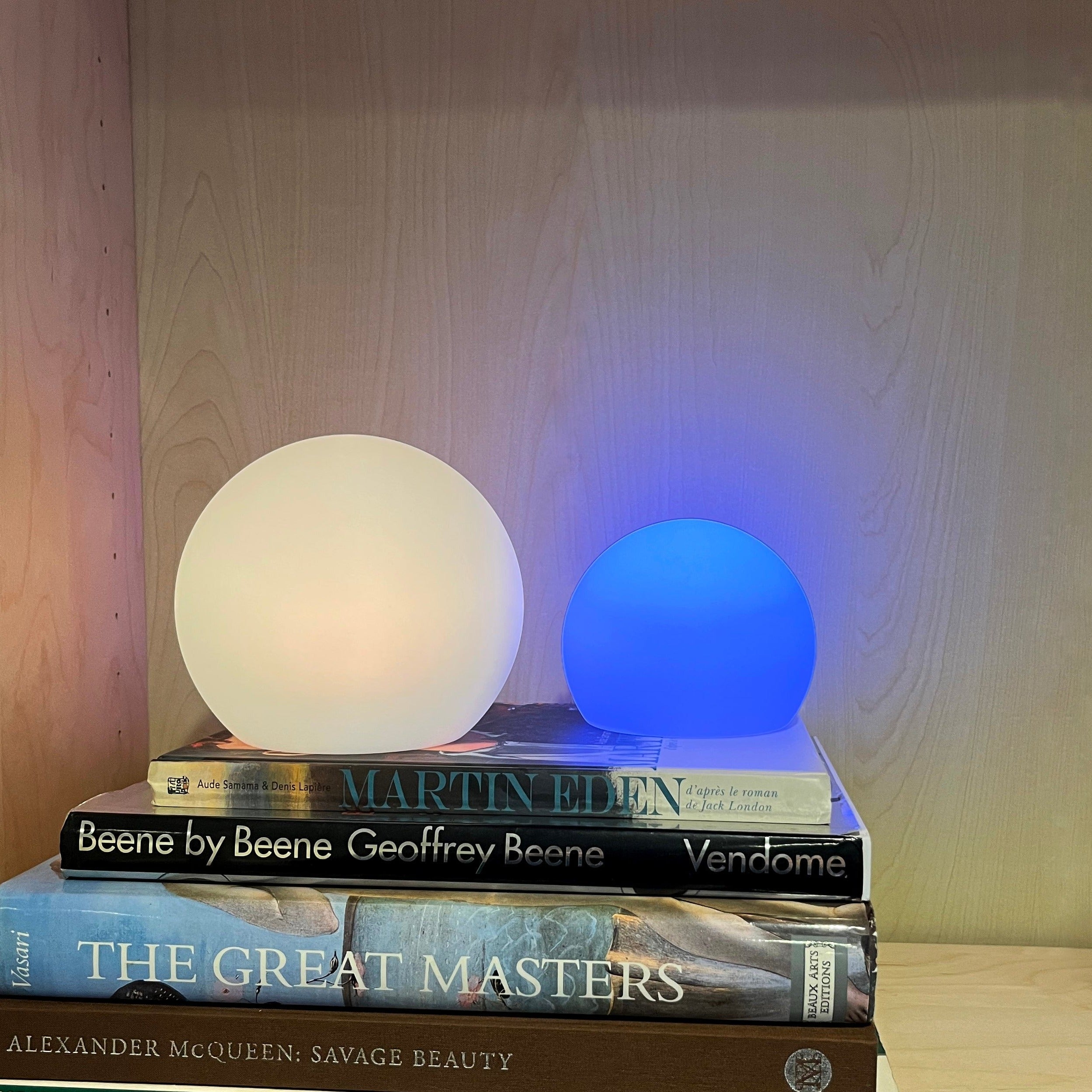 LumiGlow LED Lampe | Trådløs & Genopladelig | 16 Farver | Vandtæt PVC | Op til 10 Timer Brugstid | USB Opladning | Indendørs & Udendørs Brug