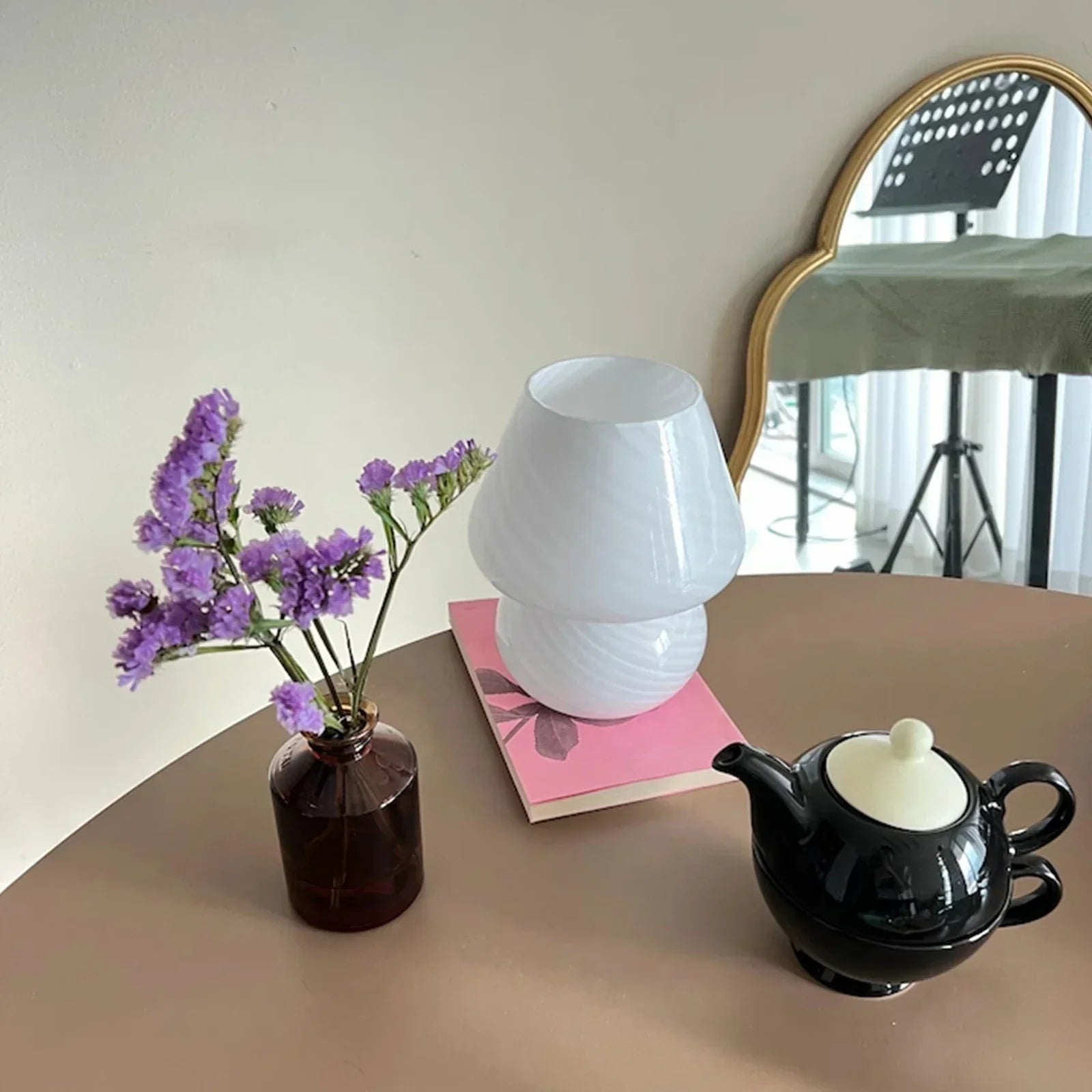 ZenGlow | Glaslampe mit verstellbarem Arm | modernes Design | warmes LED Licht | ideal für Arbeitsstationen | Luminoir Beleuchtung | Glasmaterial