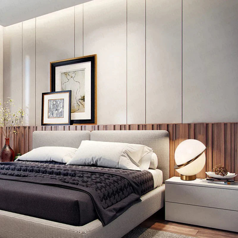 ArcticGlow | Lampe sphérique | Design scandinave minimaliste | Éclairage doux | Acrylique blanc et métal | Prise