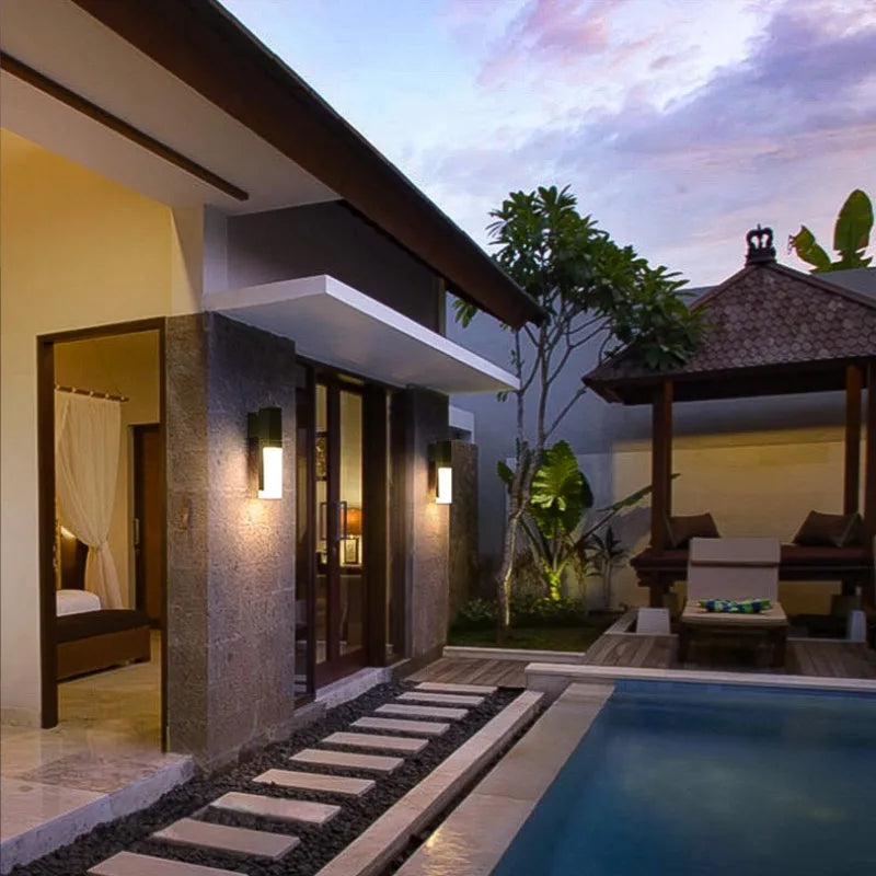 Luminoir Protecteur | Lampe Extérieure Intelligente | Capteur de Mouvement | LED | IP65 Étanche | Aluminium Noir | 10W/20W | Installation Facile