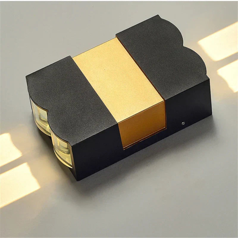 AquaShield | Udendørs murbeskyttelse | Vandtæt | Holdbar aluminiumsdesign | 85-265V | Nem installation | Modstandsdygtig over for vejrpåvirkninger