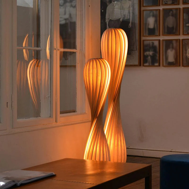 Fervetta | Unik Design Stehlampe | Elegant Modern | Gedrehter Look | Warmes Blickfang | Passt zu Wohnzimmer Schlafzimmer Büro | Einfache Installation