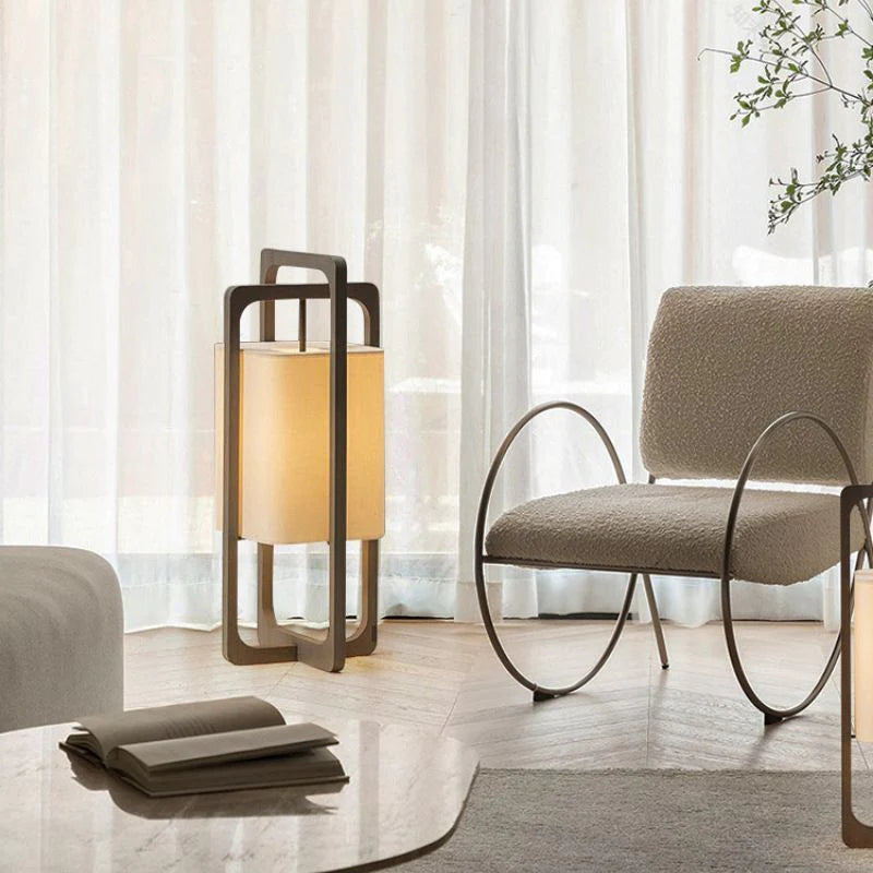 Castiro | Moderne Stehlampe | Stilvolles und langlebiges Design | Ideal für Wohnzimmer und Schlafzimmer | Kompatibel mit verschiedenen Lichtquellen