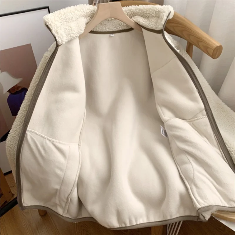 Arista | Elegant Vinterjakke til Damer | Blødt og Varmt Materiale | Tidløst Design | Praktiske Lommer