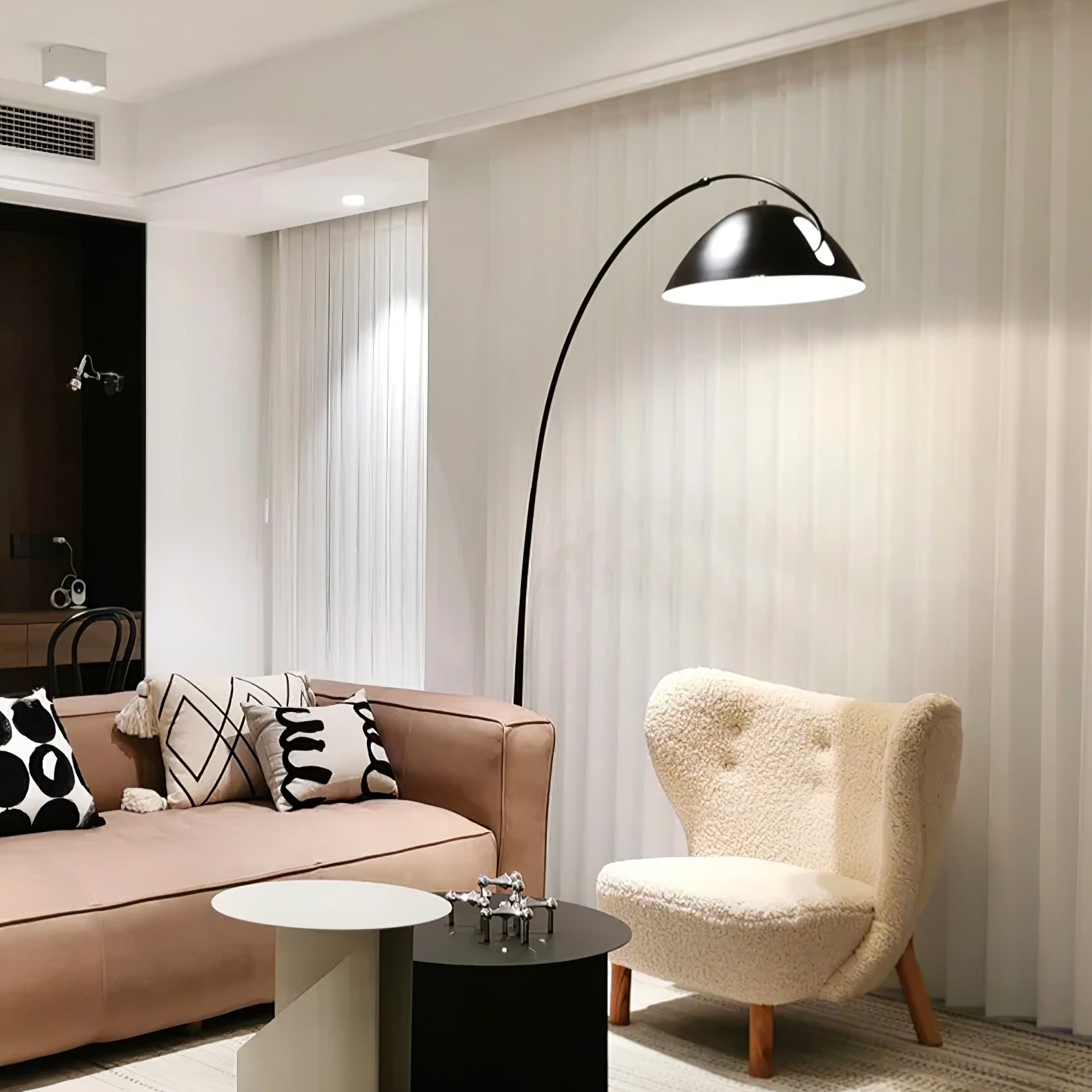 Skandinavische Stehlampe | Flexibler Rotierender Schirm | Schlankes Metall-Design | LED/Edison Kompatibel | UL, ETL, CE Zertifiziert | Verstellbarer