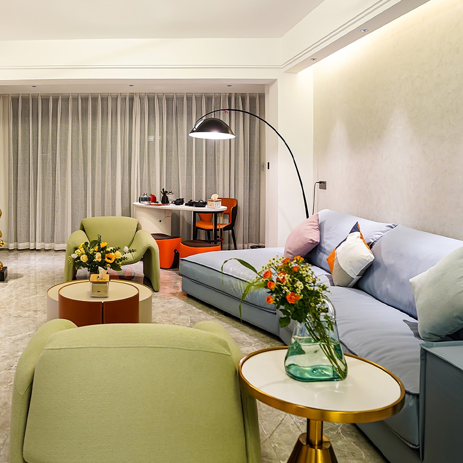 Skandinavische Stehlampe | Flexibler Rotierender Schirm | Schlankes Metall-Design | LED/Edison Kompatibel | UL, ETL, CE Zertifiziert | Verstellbarer