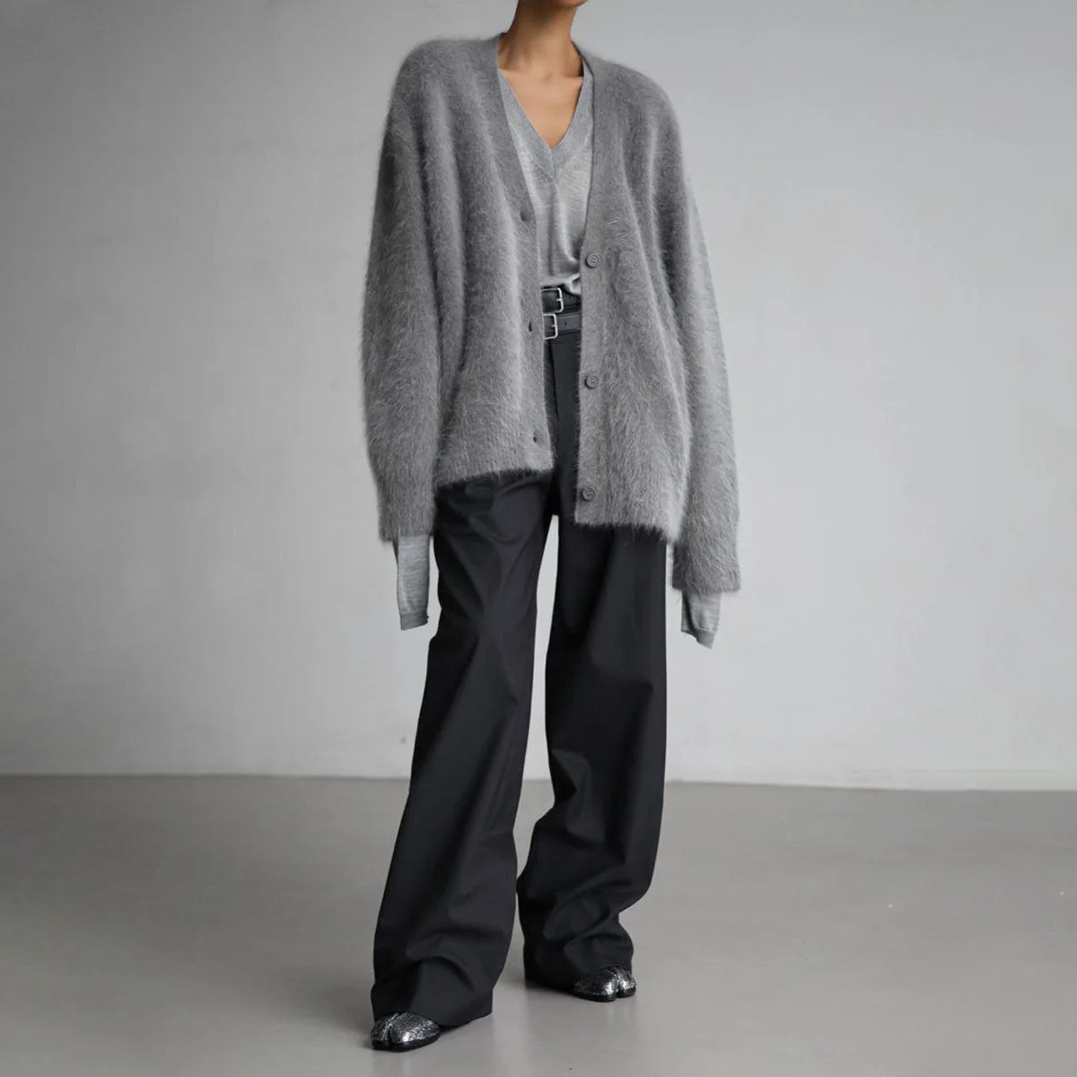 Belle Couture Cashmere Cardigan | V-hals | Elegante Knapper | Oversized Pasform | Komfortabelt | Chikt Design | Ideel til Hverdagsbrug | Stilfuld Almindelig Pasform | Lukseriøs Uld | Dame Striktrøje