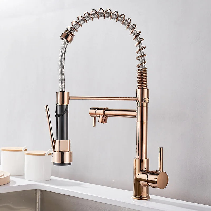 AquaLuxe Køkkenhane | Dobbelt Tud Design | Sort & Guld Finish | Premium Messing | Fleksibel Fjederhane | Elegant og Funktionel Vandhane | Høj Kvalitet | Moderne Kran Til Køkken Indretning