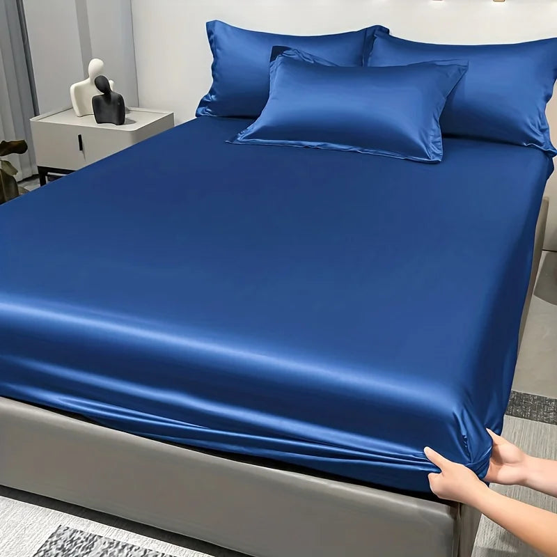 Luksus IceSatin Satinlagen | Silkeblød Komfort | Elastiske Kanter | Kølende Premium Is-Silke | Elegant Design | Perlehvid, Dybblå, Blød Grå, Kulfri Sort | Nem Vedligeholdelse | Sikker Pasform