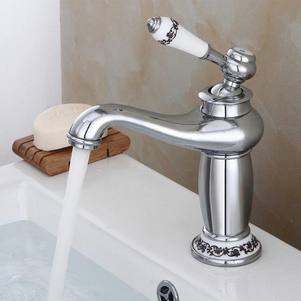 RoyalFlow | Vintage armatur i jern med guld finish | Eksklusivt retro design | Luksuriøs stil til badeværelset | Robust og holdbart | Nem installation | Elegance til hjemmet | Perfekt til moderne indretning