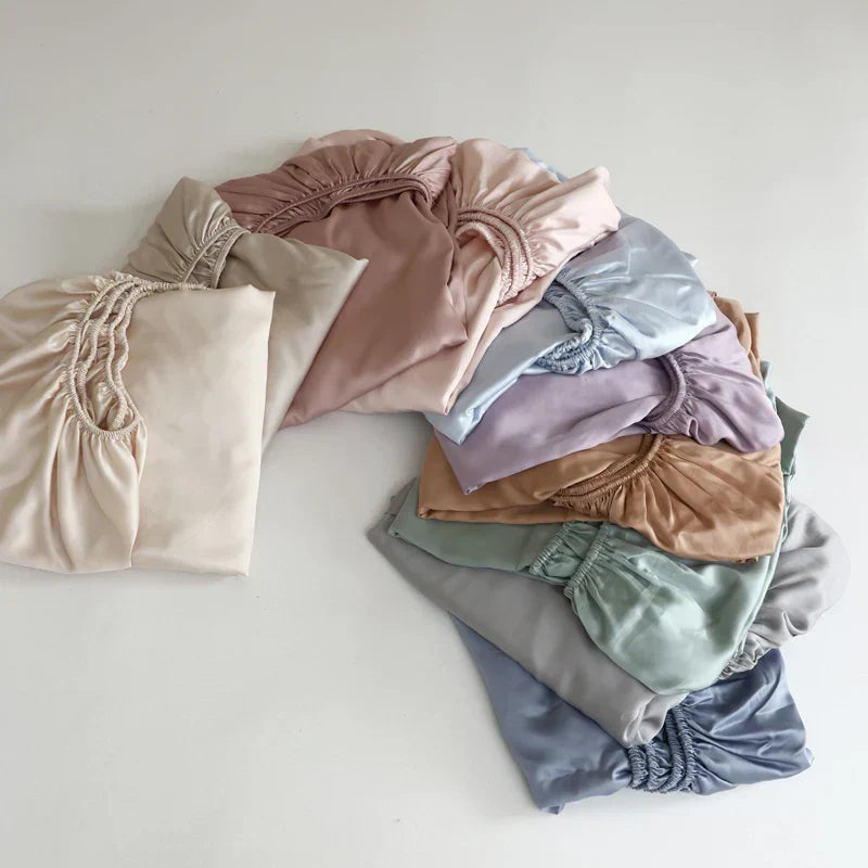 PureSilk | Lagen i Mulberry Silke | Naturligt Kølende og Blødt Sengelinned | Eksklusiv Luksus | Perfekt Pasform og Stil | Fugttransporterende og Hudvenlig Sovekomfort | Elegante Farver | Hjem og Indretning