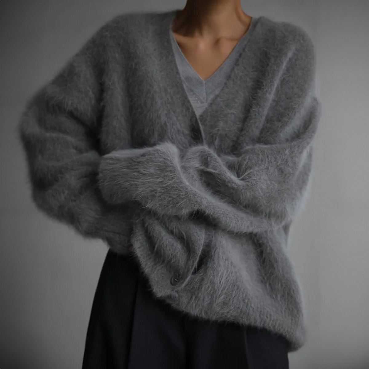 Belle Couture Cashmere Cardigan | V-hals | Elegante Knapper | Oversized Pasform | Komfortabelt | Chikt Design | Ideel til Hverdagsbrug | Stilfuld Almindelig Pasform | Lukseriøs Uld | Dame Striktrøje