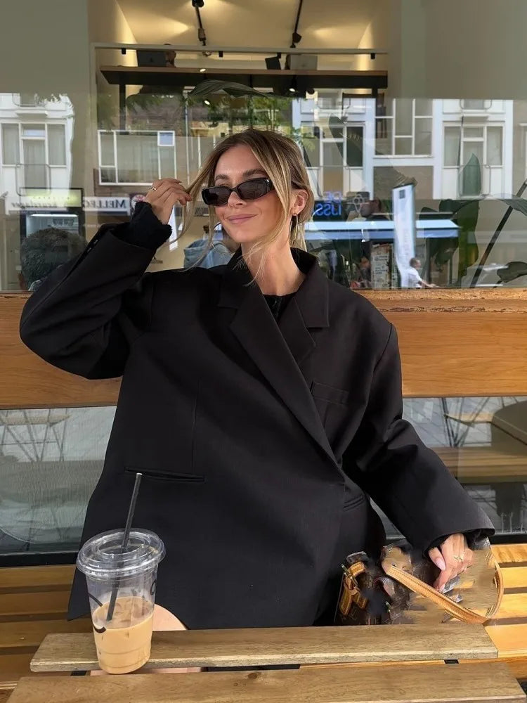 Zoey Jacke | Trendy Oversized Look | Unik Twist | Hochwertiges Material und Komfort | Vielseitig für Alltags- und Geschäftsgebrauch | Mehrere Farben