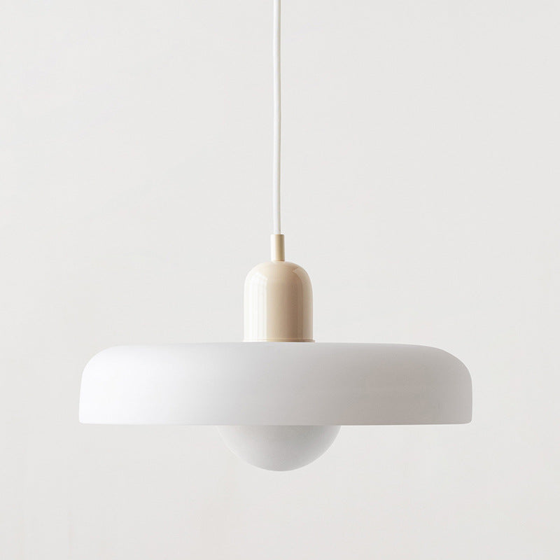 Bauhaus pendel | Farvet glas | Moderne design | Energibesparende lyskilde | Funktionel elegance | Ideel til stue og spisestue | Livlig touch | Elegant detaljeret belysning | Alsidig og stilfuld lampe