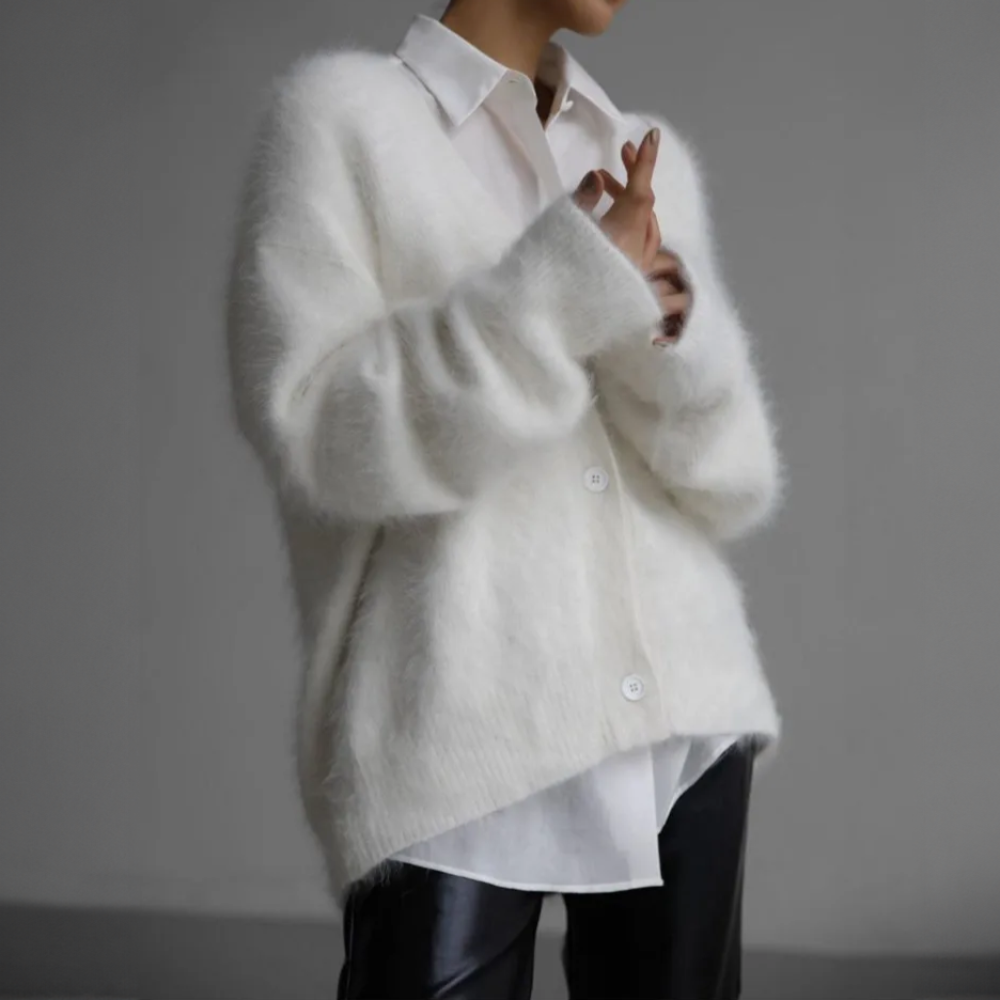 Belle Couture Cashmere Cardigan | V-hals | Elegante Knapper | Oversized Pasform | Komfortabelt | Chikt Design | Ideel til Hverdagsbrug | Stilfuld Almindelig Pasform | Lukseriøs Uld | Dame Striktrøje