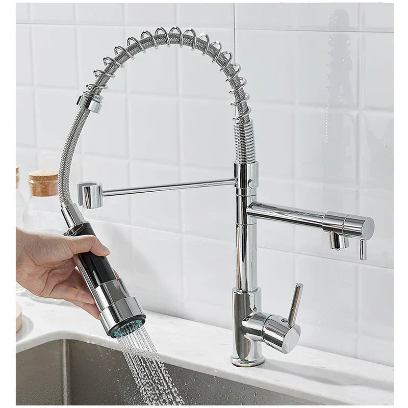 AquaLuxe Køkkenhane | Dobbelt Tud Design | Sort & Guld Finish | Premium Messing | Fleksibel Fjederhane | Elegant og Funktionel Vandhane | Høj Kvalitet | Moderne Kran Til Køkken Indretning