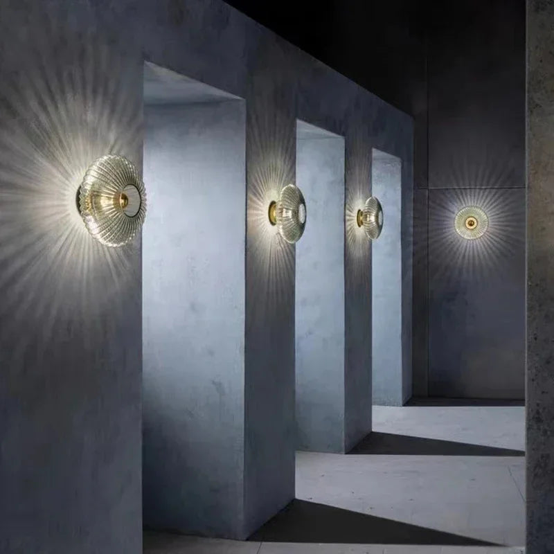 LumeGlass Væglampe | Elegant Glasdesign | Ambient Belysning | Højkvalitets Materialer | Tidløst Design