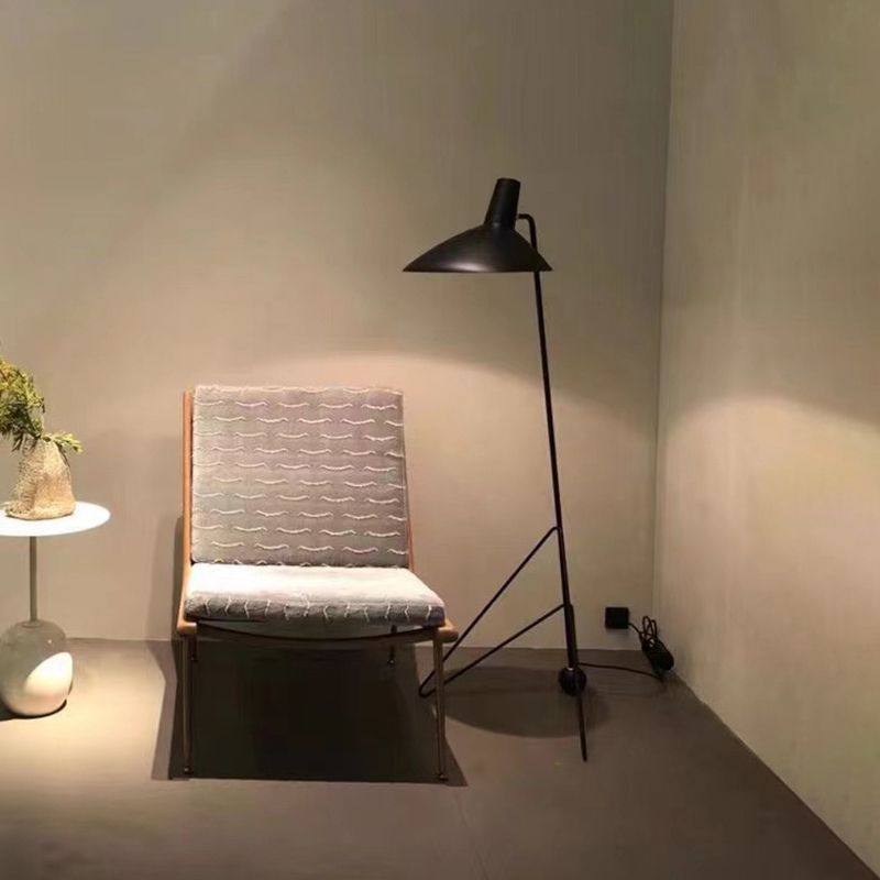 Meliana | Moderne Stehlampe | Minimalistisches Design | Ideal für Wohnzimmer und Büro | Robuste Konstruktion | Elegante und Innovative