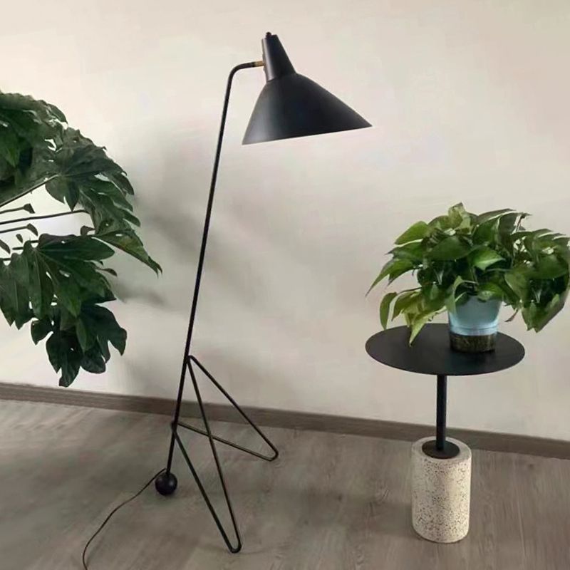 Meliana | Moderne Stehlampe | Minimalistisches Design | Ideal für Wohnzimmer und Büro | Robuste Konstruktion | Elegante und Innovative
