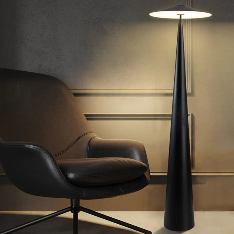 Florentino | Moderne Stehlampe | Schlankes Design | Passt ins Wohnzimmer, Schlafzimmer, Büro | Kompatibel mit verschiedenen Lichtquellen | Hohe