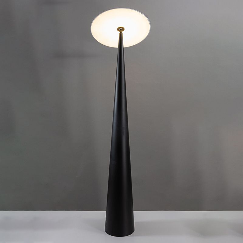 Florentino | Moderne Stehlampe | Schlankes Design | Passt ins Wohnzimmer, Schlafzimmer, Büro | Kompatibel mit verschiedenen Lichtquellen | Hohe