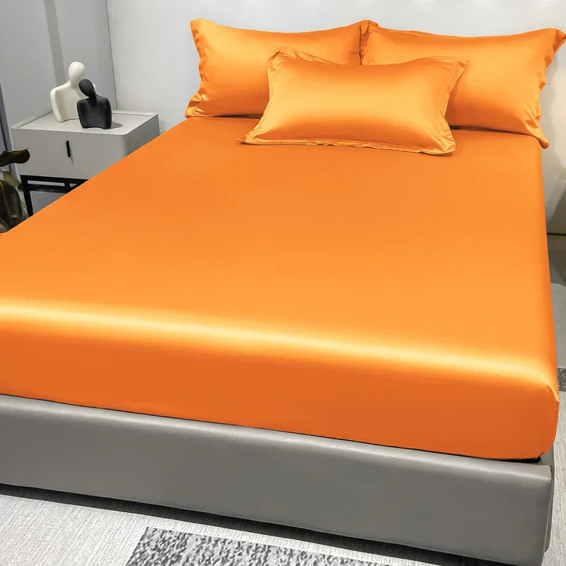 Luksus IceSatin Satinlagen | Silkeblød Komfort | Elastiske Kanter | Kølende Premium Is-Silke | Elegant Design | Perlehvid, Dybblå, Blød Grå, Kulfri Sort | Nem Vedligeholdelse | Sikker Pasform