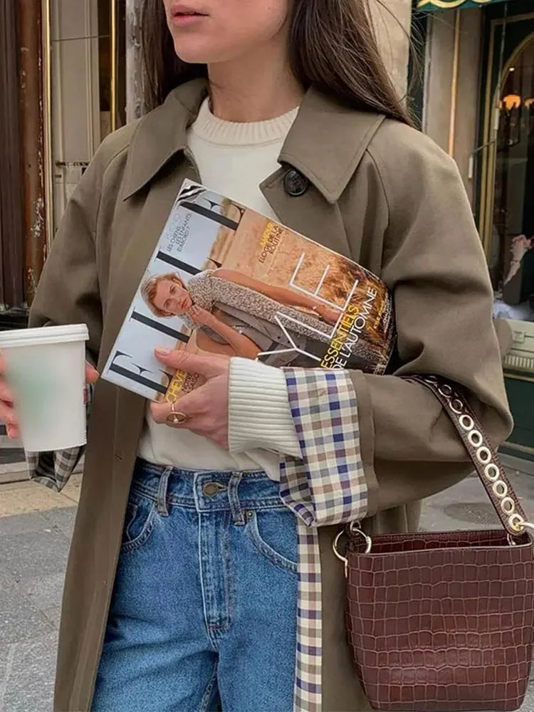 Ternet efterårsfrakke | Enkeltradet lukning | Reverskrave | Skræddersyet pasform | Praktiske lommer | Til dag og aften | Tidløs damefrakke | Lang elegance | Klassisk stil | Primavera Fashion