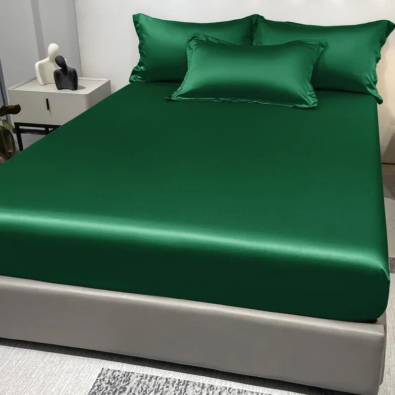 Luksus IceSatin Satinlagen | Silkeblød Komfort | Elastiske Kanter | Kølende Premium Is-Silke | Elegant Design | Perlehvid, Dybblå, Blød Grå, Kulfri Sort | Nem Vedligeholdelse | Sikker Pasform