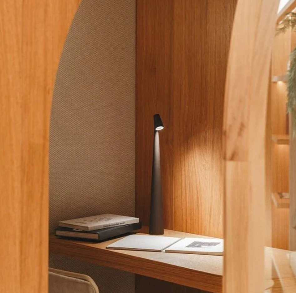 Handgjord lyxbelysning | Dimbar LED-lampa | Aluminium och polykarbonat | 2700K | Högt CRI | 35/45 cm hög | Batteridriven | Modern design