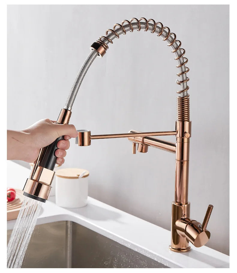 AquaLuxe Køkkenhane | Dobbelt Tud Design | Sort & Guld Finish | Premium Messing | Fleksibel Fjederhane | Elegant og Funktionel Vandhane | Høj Kvalitet | Moderne Kran Til Køkken Indretning