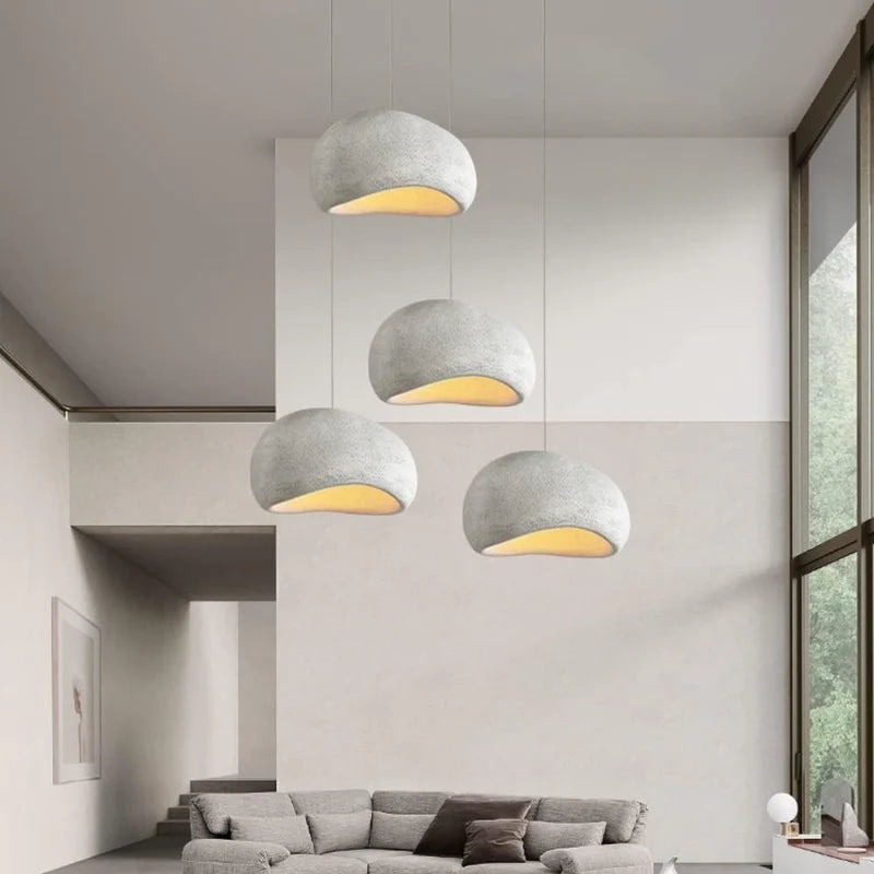 Serenith Pendel Lampe | Wabi-Sabi Design | Harpiks & Polystyren | Domeformet | Hvid & Grå | E27 Fatning | Max 40W | Blødt Lys | Æstetisk Appeal | Til Spisestue, Stue, Soveværelse, Detailhandel