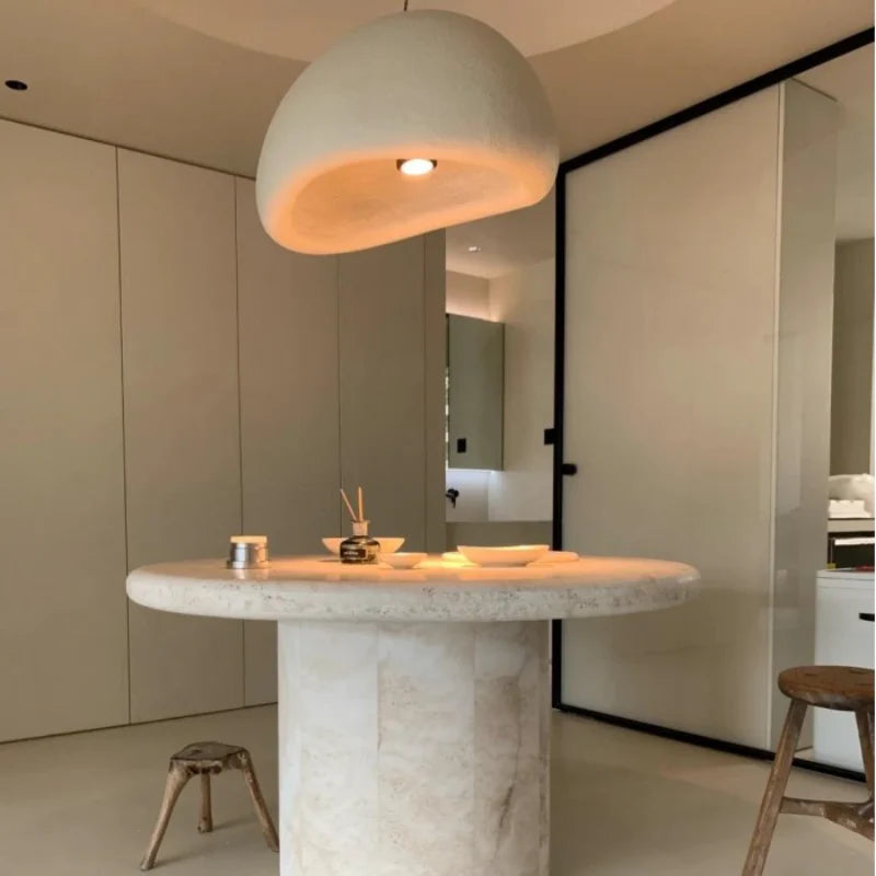 Serenith Pendel Lampe | Wabi-Sabi Design | Harpiks & Polystyren | Domeformet | Hvid & Grå | E27 Fatning | Max 40W | Blødt Lys | Æstetisk Appeal | Til Spisestue, Stue, Soveværelse, Detailhandel