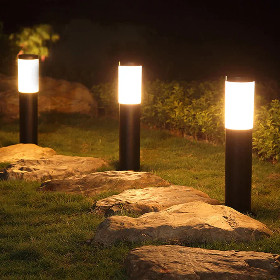 Rostfreier Stahl Außenlampe für den Garten | Wetterbeständiges Design | E27 Sockel | Modernes Licht für Gartenwege | H 30 cm, H 45 cm, H 60 cm | 10W