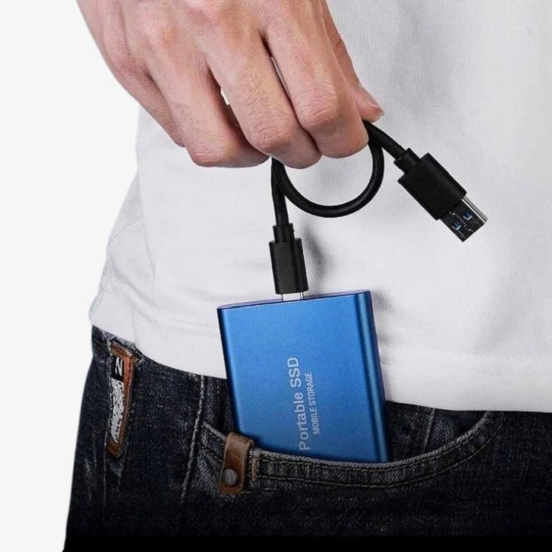 UltraDrive | Ekstern SSD | USB 3.1 | Hurtig og sikker datalagring | Kompatibel med Windows, Mac, PS4, Xbox | 1TB-16TB kapacitet | Let og robust aluminiumdesign | Op til 1000 MB/s overførselshastighed