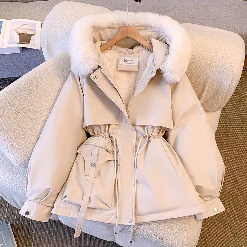 Zoe jakke til kvinder | Vandafvisende | Pelskrave og høje krave | Fleeceforet | Varm og elegant til vinter | Tilgængelige størrelser M-3XL | Bomuld og polyester | Klassisk design