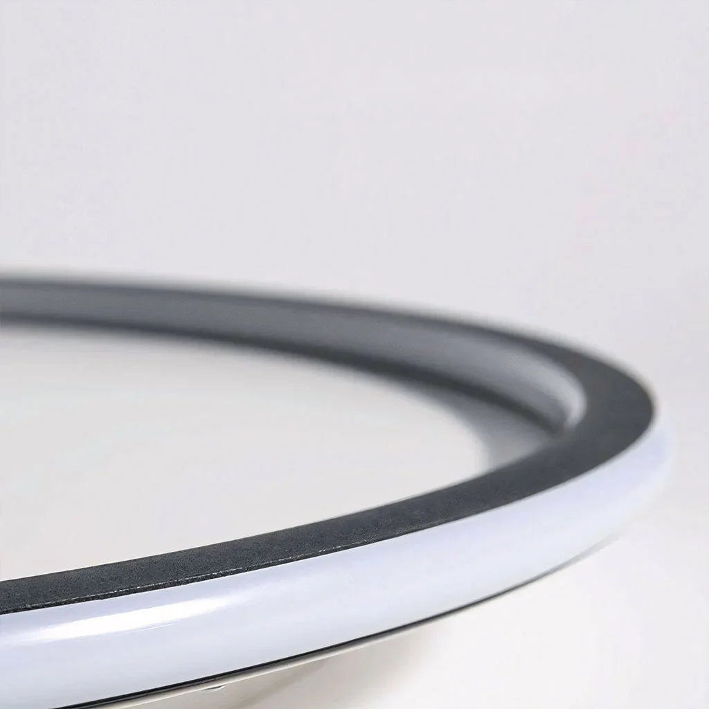 Zev Rund Loftlampe | Moderne Design | Kunstnerisk Silhuet | Premium Metal & Akryl | Tidløse Farver | Perfekt til Enhver Rumstørrelse | Hjem Belysning | Sort & Hvid | Chic og Funktionel Indretning