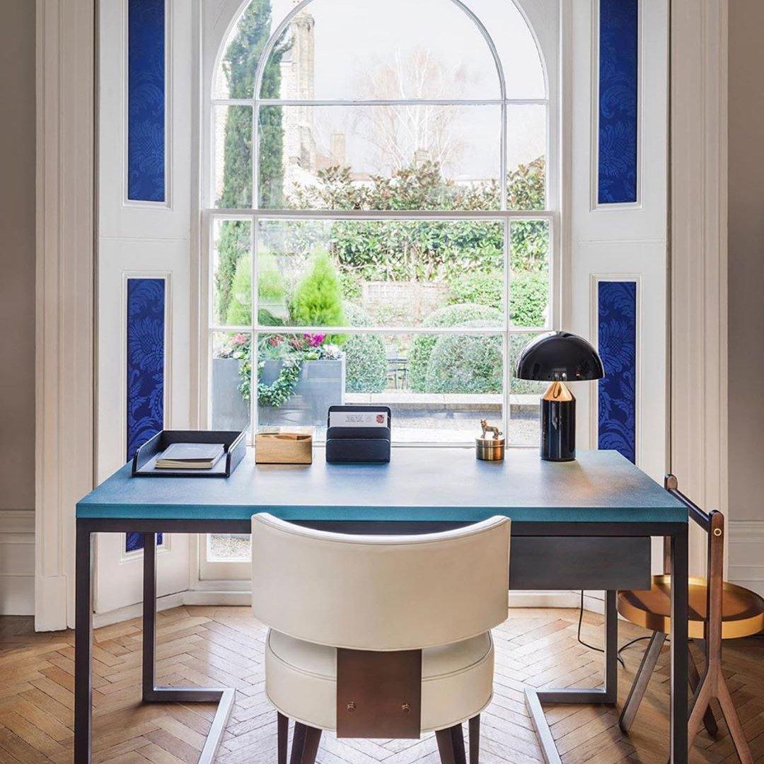 Luna | Metalowa lampa stołowa | Nowoczesny design | Regulowana | Elegancja dla domu | Biurko | Stolik nocny | Trwałe materiały | Różne rozmiary