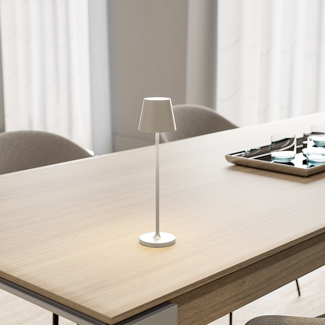 NOVA | LED | Schöne schlanke Lampe für den Schreibtisch | Modernes Design