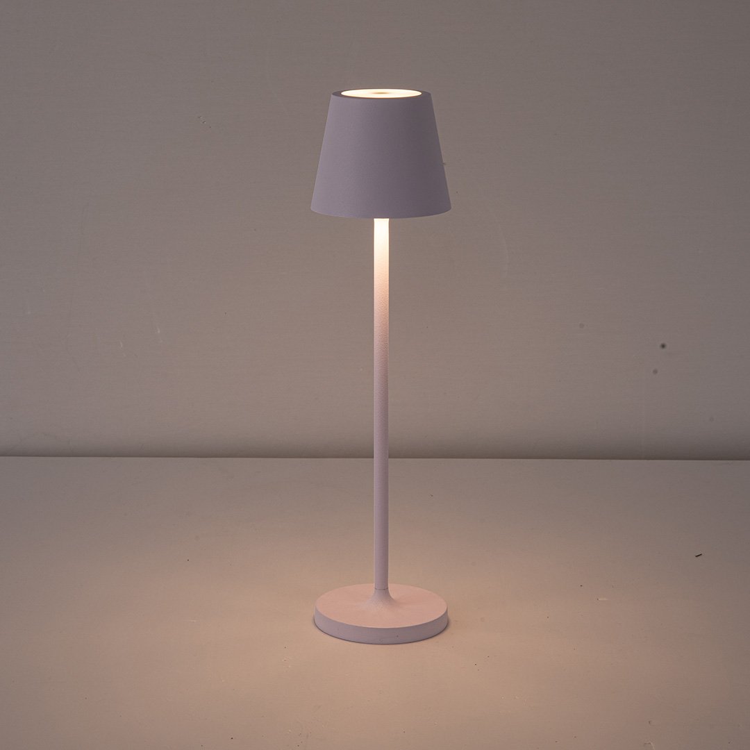 NOVA | LED | Schöne schlanke Lampe für den Schreibtisch | Modernes Design