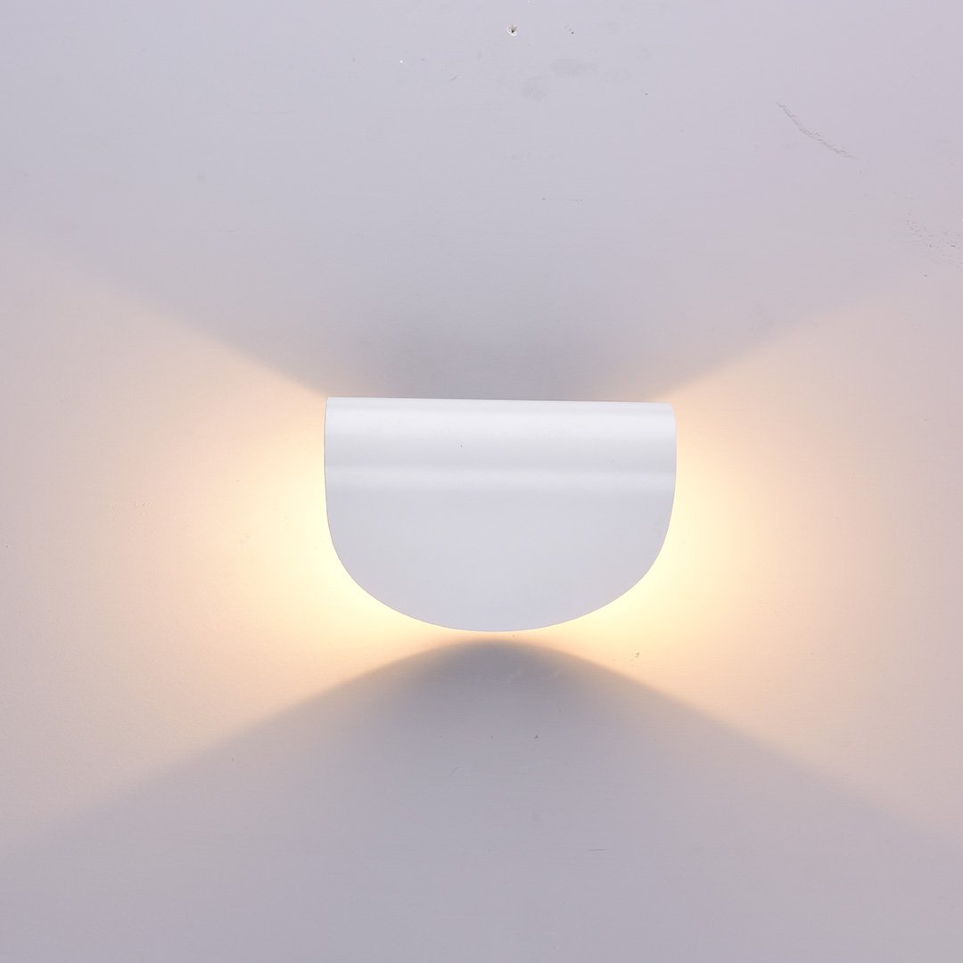 Luminoir | Dreh- und Schwenkbare LED Wandleuchte | Modernes Aluminium | Schwarz | Energieeffiziente Beleuchtung | Innen/Außen | IP65 | 20x15x10 cm