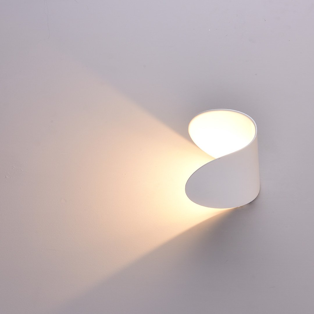 Luminoir | Dreh- und Schwenkbare LED Wandleuchte | Modernes Aluminium | Schwarz | Energieeffiziente Beleuchtung | Innen/Außen | IP65 | 20x15x10 cm