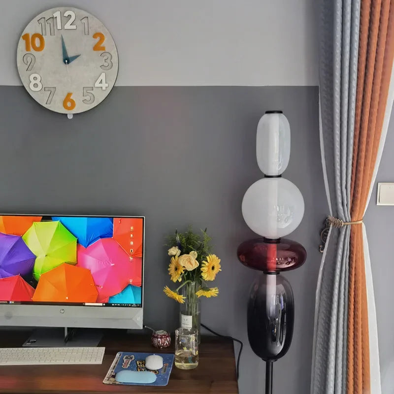 Breviano | Unik Stabil Designlampe | Moderne Stehlampe aus Glas | Stilvolle Beleuchtung für Innenräume | Verschiedene Farben | Hohe Qualität