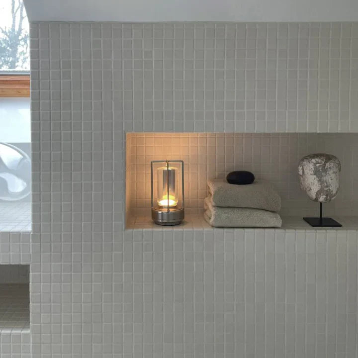 Minimalistisk LED Bordlampe | Lanterne med 3 Lysindstillinger og Berøringssensor | Genopladelig via USB | Stilfuld Lyskilde til