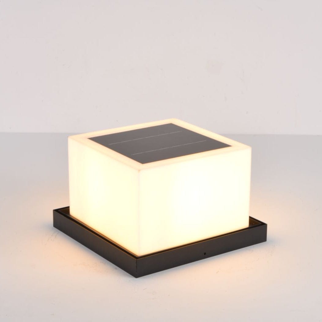 Utomhuslampa | Solcellsdriven | Box Beam Design | Energieffektiv belysning | Elegant modern look | Lämplig för trädgårdar och gångvägar | LED-lampa | Svart metall och plast | 15x15x20 cm