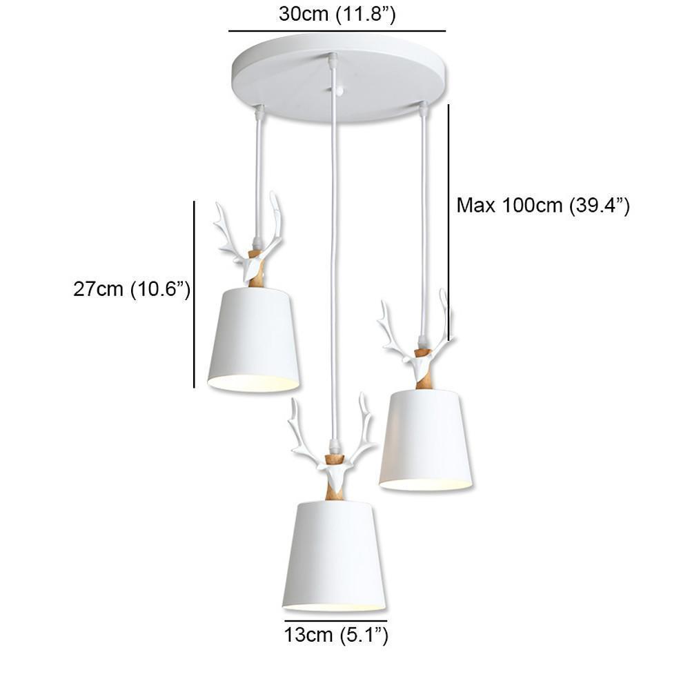 Klassisk LED Lysekrone | 3-lys Anter Design | Sort & Hvid | Justerbar Kæde | E26/E27 Fatning | 60W Maks | 28 cm Diameter | Traditionel & Landlig Stil