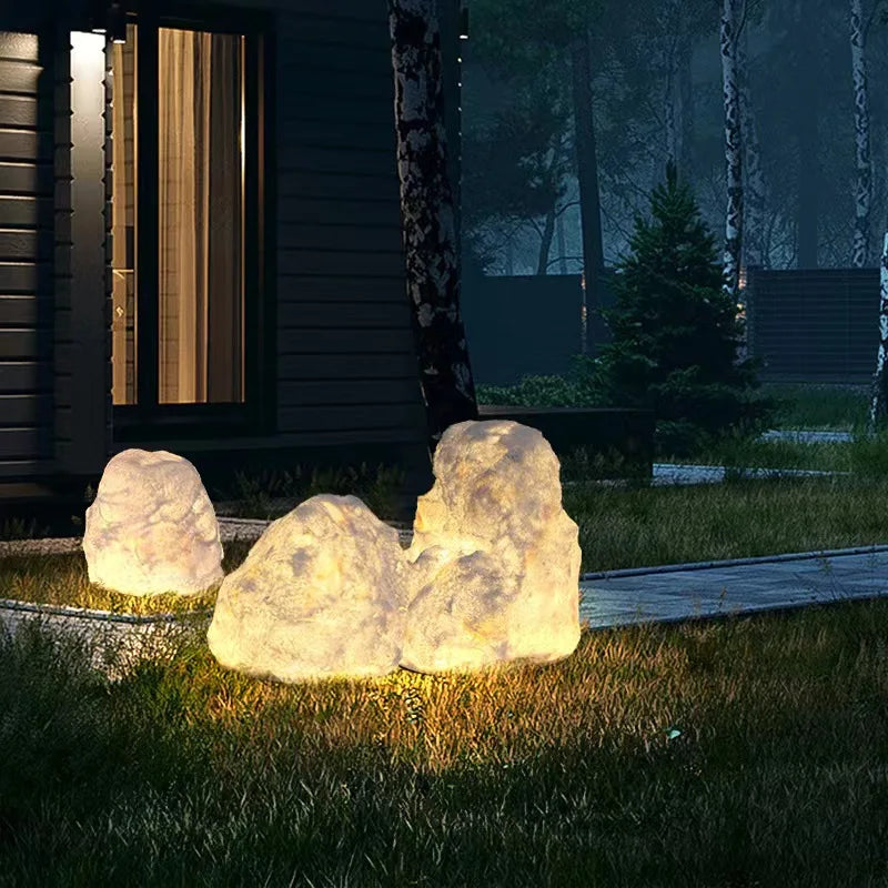 Trädgårdsbelysning i stenutseende | Utomhuslampa | Naturlig design | Långvarig | Effektiv och miljövänlig | Enkel installation | Perfekt för trädgårdar och gångvägar | Luminoir
