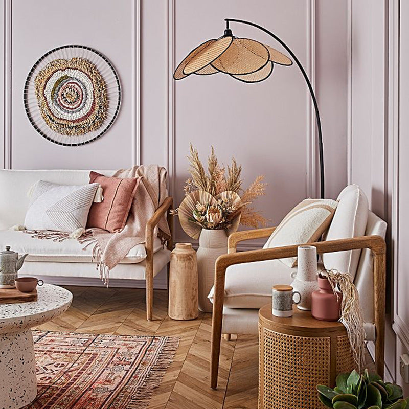 RattanLuxe | Elegante Bogenlampe | Stilvolles Design mit Rattansschirm | Moderne Metallrahmen | Innenbeleuchtung | Passt perfekt ins Wohnzimmer,